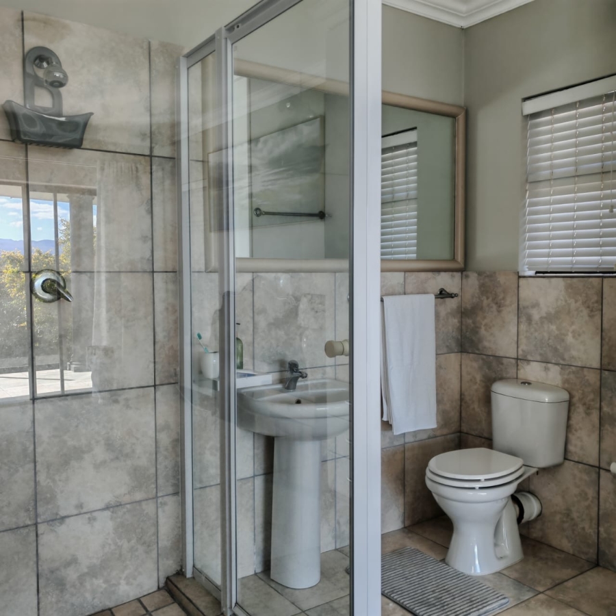 5 Bedroom Property for Sale in Avonddans Western Cape